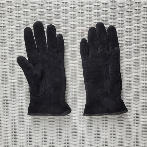 Isotoner Black Insulated Gloves with Textured Wristband - Picture 2 of 4